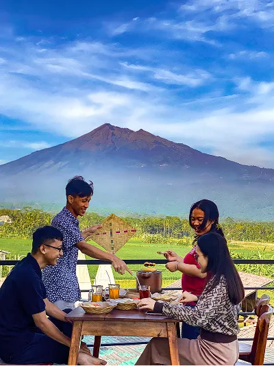 Pemandangan di Banyoe Angkringan